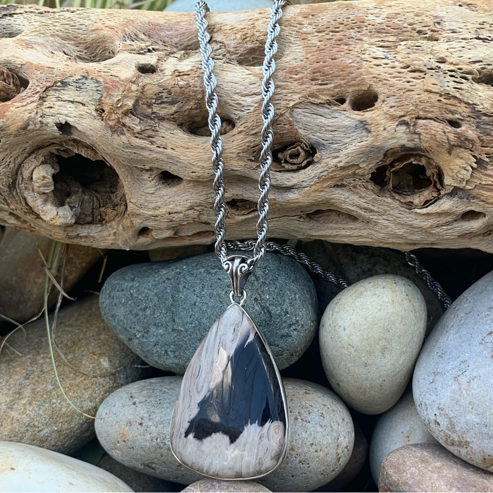 Southwestern Cowhide Fossil Necklace - Picture 3 of 4